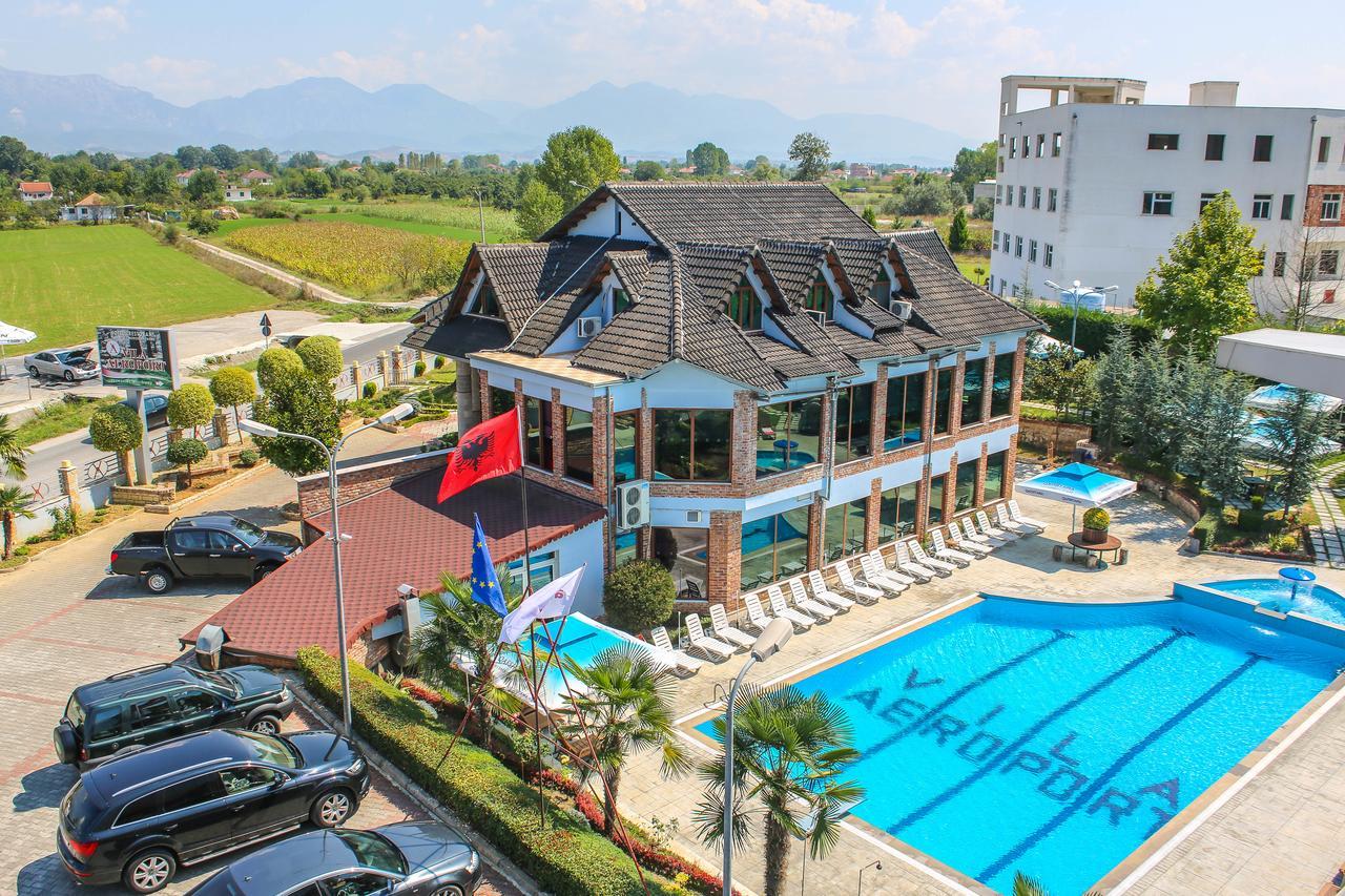 Hotel Vila Aeroport Rinas Bagian luar foto