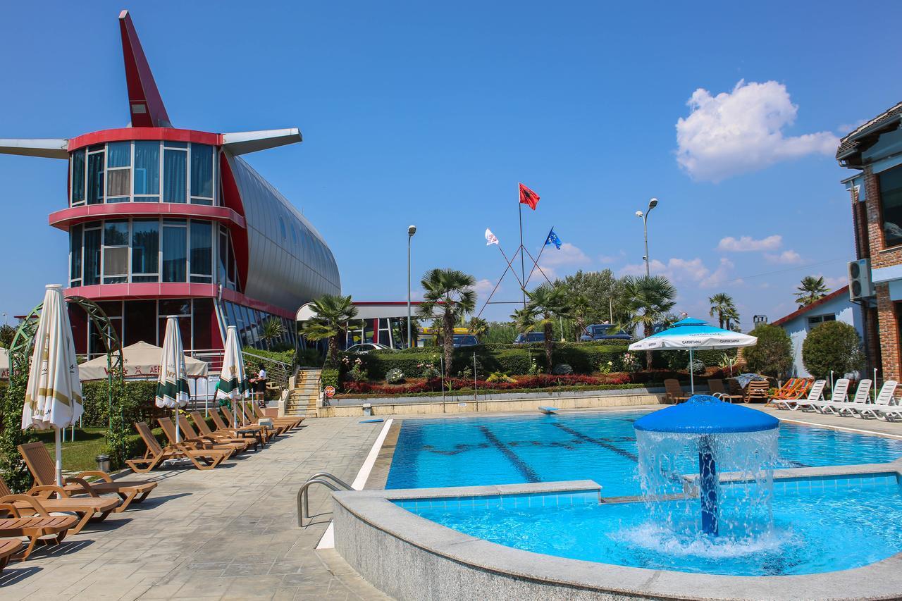 Hotel Vila Aeroport Rinas Bagian luar foto