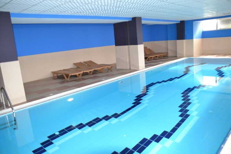 Hotel Vila Aeroport Rinas Bagian luar foto