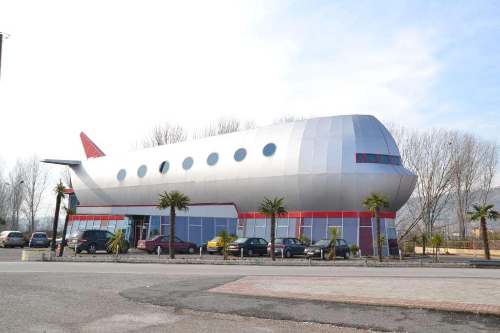 Hotel Vila Aeroport Rinas Bagian luar foto