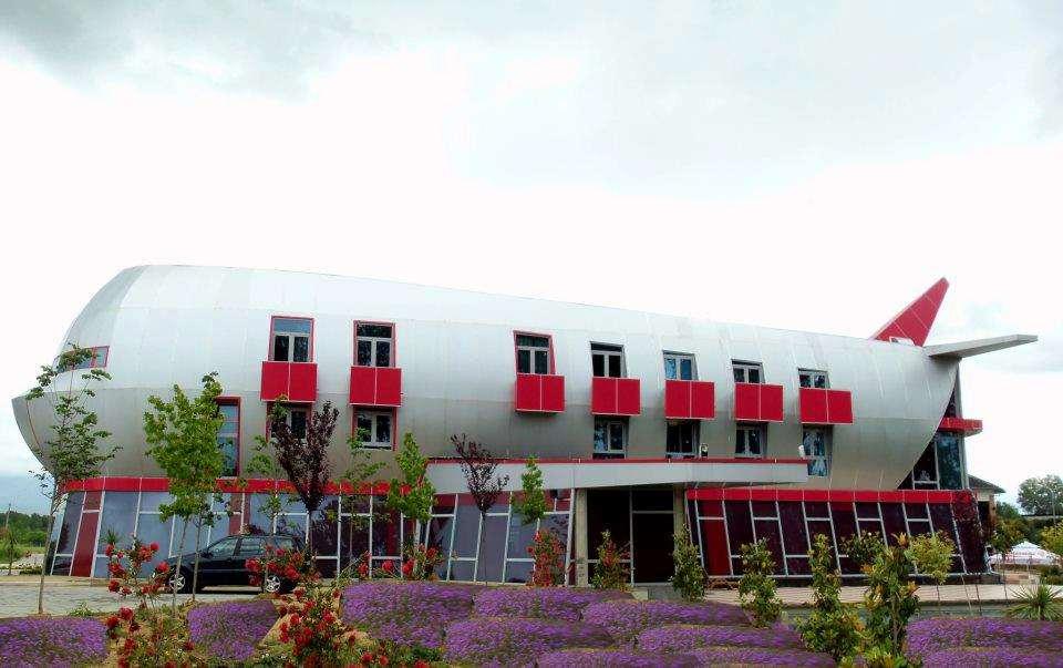 Hotel Vila Aeroport Rinas Bagian luar foto